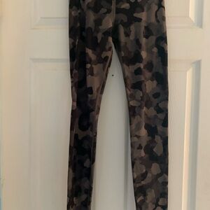 Athleta Girl size xl 14 Camo Leggings chit chat